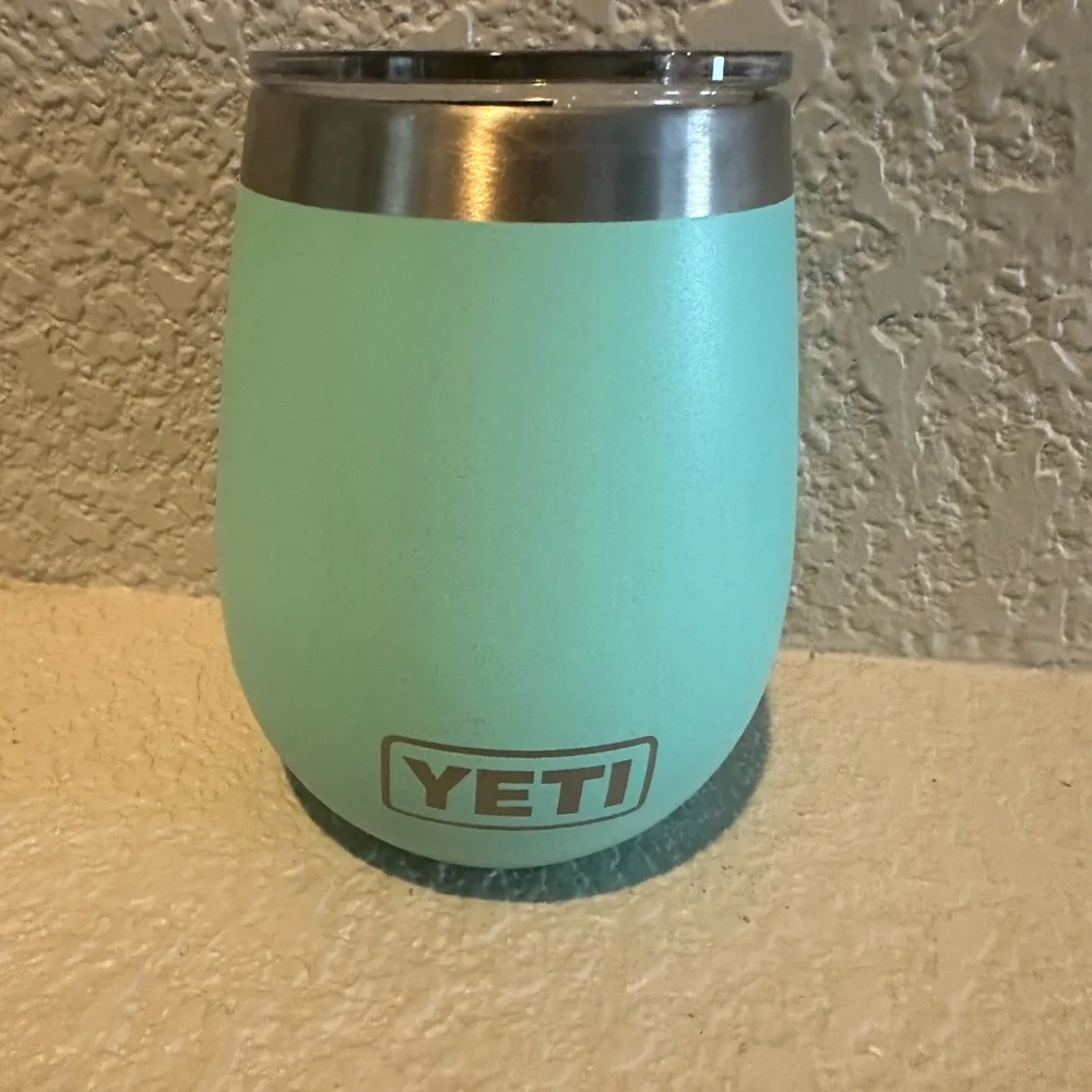 Yeti wine tumbler